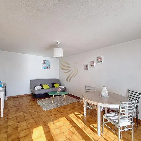 Azur Avec Terrasse Et Parking,10 Mn A Pied - Capitalchic Services Apartment Frejus
