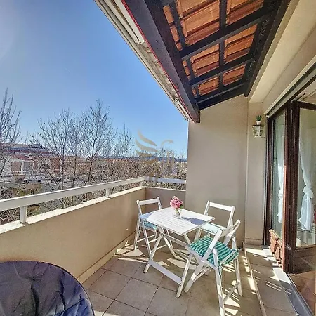 Appartamento Azur, Terrace, Parking, 10min From Sea
